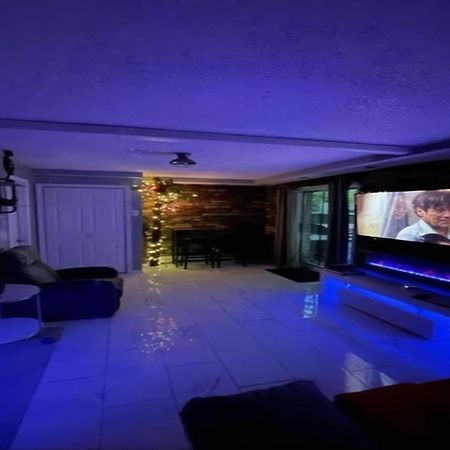 Brooklyn Spacious Space With Private Entrance, Bathroom, & Backyard - Full-Kitchen 纽约 外观 照片