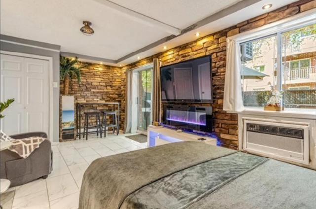 Brooklyn Spacious Space With Private Entrance, Bathroom, & Backyard - Full-Kitchen 纽约 外观 照片
